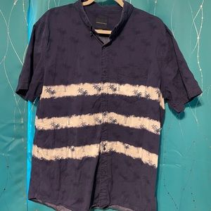 Short sleeve button up